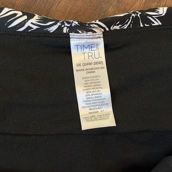 Time and Tru 2-Piece Women’s Black/White Floral Print Bikini Swimsuit Size 3X - Picture 10 of 12